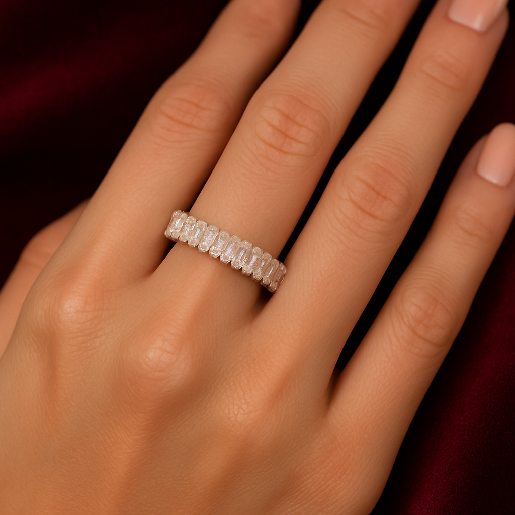 Elegant Eternity Band – 925 Sterling Silver (Size 18